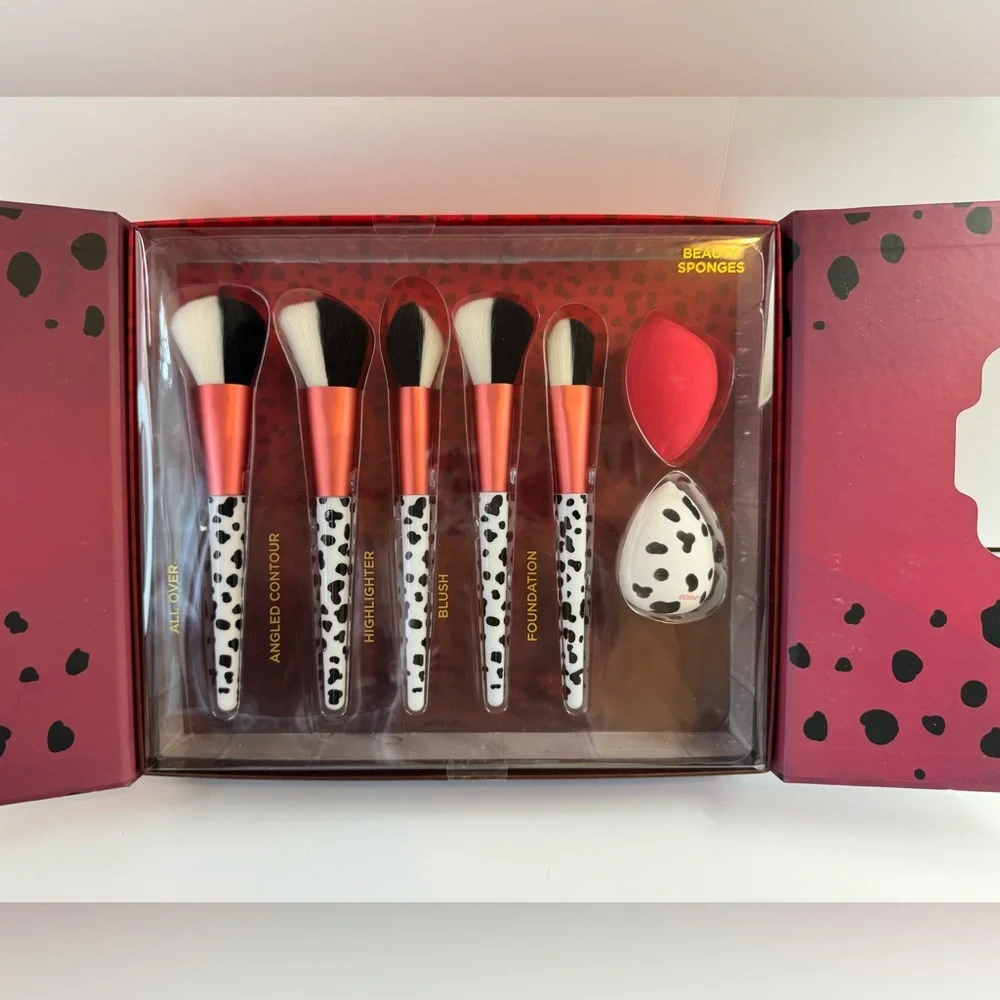 Disney Villains Cruella Makeup Brush and Beauty Blender Set